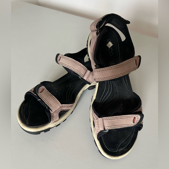 Sandals - Picture 1 of 4